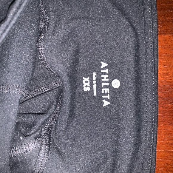 Athleta Black mesh cut out on side of leggings - Picture 3 of 3